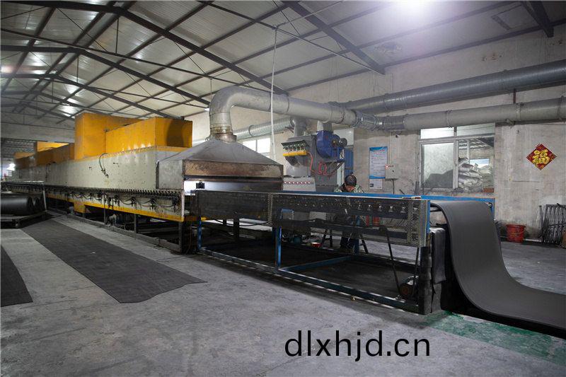 生産設(she)備(bei)